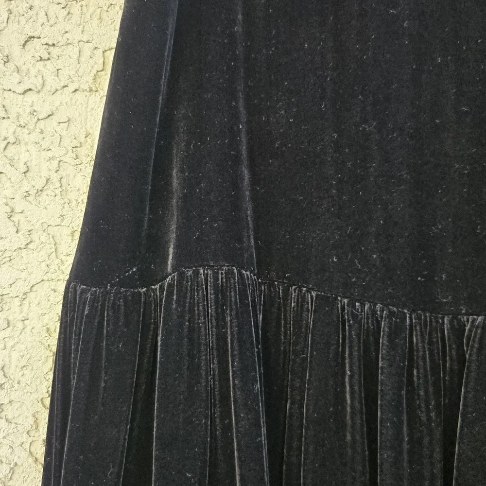 MICHAEL Michael Kors Classic Black Velvet A-Line Midi Skirt